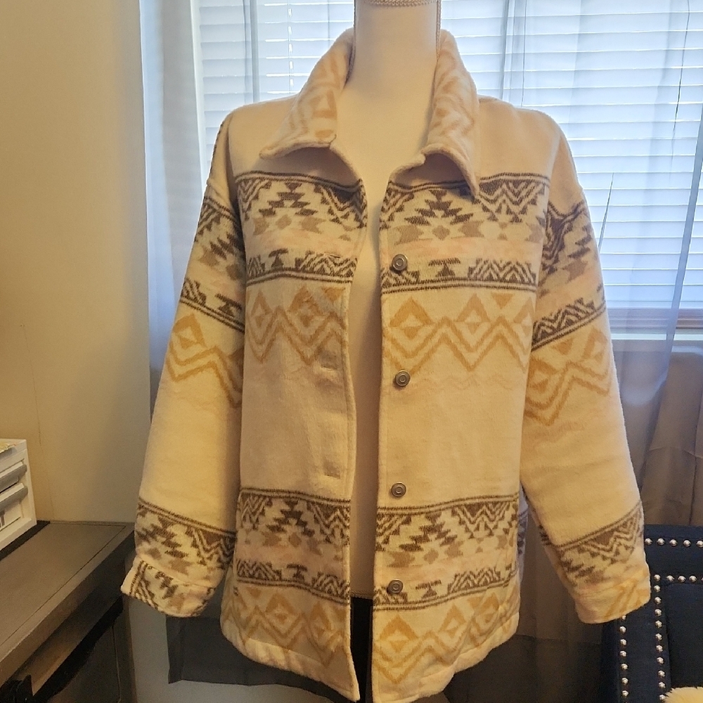 Stoosh Cream and Tan Woven Button-Up Jacket With Pockets